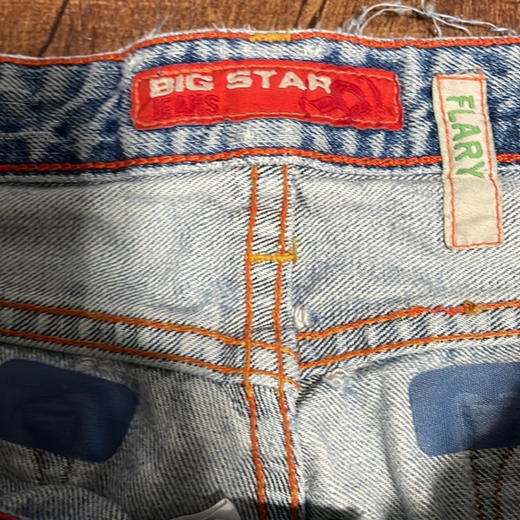 VGUC Big Star distressed embroidered floral “Flary” flare jeans 5 pockets sz 31R - Picture 4 of 12